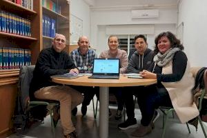 Un estudio de la UMH en IES de Elche señala que los alumnos que más usan el móvil para el ocio muestran menor rendimiento académico