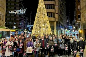 El concejal de Comercio y Consumo, Alberto Vidal, participa en el tradicional brindis navideño de la asociación Espai Comercial