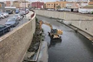 El Ayuntamiento de Orihuela licita el servicio de limpieza del cauce urbano del río Segura