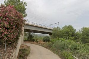 Accidente en un campo de Vallada: un agricultor resulta herido con una mula mecánica