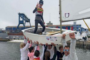 El joven valenciano Mateo Carbonell hace historia en el Optimist: bronce en el Mundial y regatista español más premiado