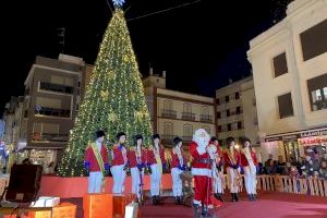 Benicarló se adentra en la Navidad con Papá Noel, los Reyes Magos y el Home dels Nassos