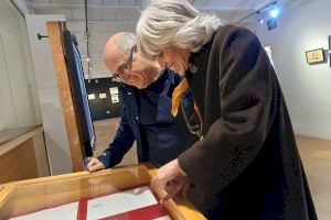 El Mucbe de Benicarló inaugura una exposición solidaria con las felicitaciones de Navidad de Fernando Peiró