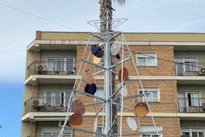 Manises cuenta por primera vez con un árbol de Navidad elaborado con piezas cerámicas