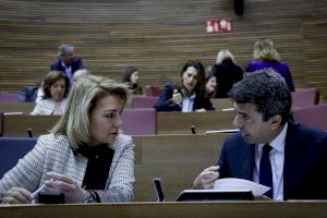 Mazón anuncia ajudes de 2.500 euros per a la gent que s'ha quedat sense cotxe per la riuada "sense requisits de cap mena"