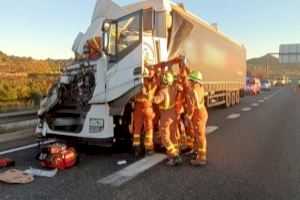 Un accident en l'A-7 provoca el talle total i congestió a Xàtiva