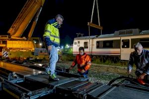 Renfe programa una operación especial para transportar unidades de Cercanías por carretera y recuperar todo el parque de trenes de València