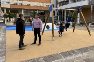 Obras y Servicios finaliza las obras de renovación del parque infantil de la plaza de la Constitución