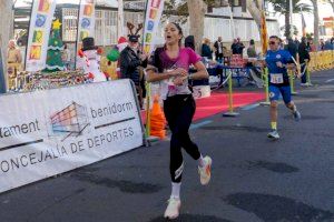 La San Silvestre de Benidorm reúne a 800 deportistas en un domingo lúdico de Navidad