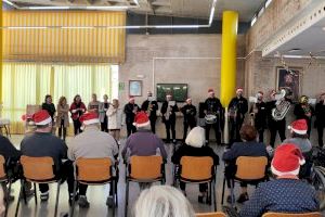 Visita navideña a la Residencia de la Tercera Edad de Orihuela