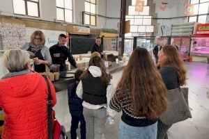 Sueca ofrece la tradicional Chocolatada en el Mercado Municipal y ultima los preparativos para la celebrar la Nochebuena