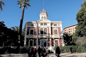 La Universitat Popular de València estabilitza la seua plantilla “brindant seguretat i tranquil·litat a les famílies dels treballadors”