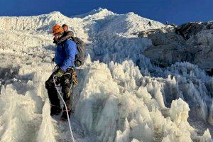 Castellonenses logran lo imposible a 30 grados bajo cero: el equipo que alcanzó la cima de Ama Dablam, la montaña más espectacular del mundo