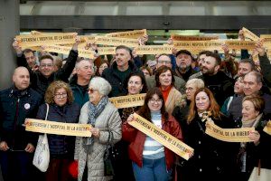 El PSPV-PSOE se une a la manifestación contra el cierre del servicio de cirugía cardíaca en el Hospital de La Ribera