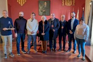 La gala solidària dels Premis Literaris Ciutat d’Alzira 2024 recapta 17.160 euros per als damnificats per la DANA