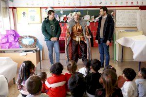 La Escuela de Navidad con comedor presta servicio a más de 100 niños y niñas de Mislata