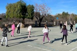 Más de 100 niños y niñas asisten a la Escola de Nadal que ha organizado el Ayuntamiento de Villajoyosa durante las vacaciones navideñas