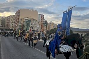 Más de 2000 personas visitan el Cartero Real en el Campamento Real de Villajoyosa instalado en la Barbera