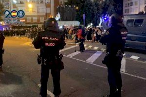 Tres detenidos por agresiones a agentes tras el partido entre Valencia CF y Real Madrid en Mestalla