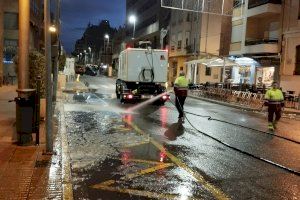 Vila-real se prepara para la gran Cabalgata de Reyes con las tareas de limpieza y retirada de la pista de hielo