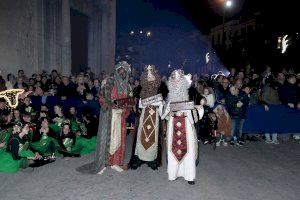 GALERIA | Melchor, Gaspar i Baltasar omplin de màgia Borriana