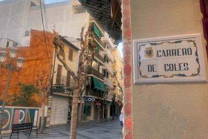 El Ayuntamiento renueva alrededor de 70 placas nominativas en las calles del casco antiguo