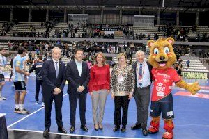 Begoña Carrasco anima a los ‘Hispanos’ en el torneo internacional que acoge el Ciutat de Castelló