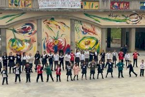 Los colegios de la zona norte de Alcoy celebran el Día Internacional de la Paz y la No Violencia