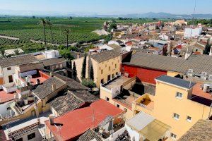 "Están sufriendo la impunidad": vecinos de un pueblo de Valencia se quedan a oscuras por los enganches ilegales para el cultivo de marihuana