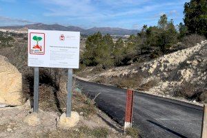 Elda mejora la prevención de incendios en los parajes naturales del término municipal con la instalación de nuevos carteles informativos