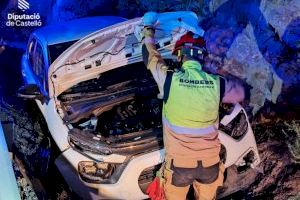 Una mujer herida y atrapada en su vehículo tras salirse de la carretera en el Castillo de Villamalefa (Castellón)