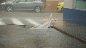 Granizo, viento y lluvia siembran el caos en Burriana