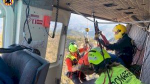 Los bomberos realizan varios rescates de montaña en el domingo de Pascua