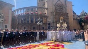 Valencia vibra por “amor y devoción” en el centenario de la coronación a la Virgen de los Desamparados