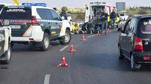 La Guardia Civil evita una tragedia: salva la vida a un motorista tras un grave accidente en Torrevieja