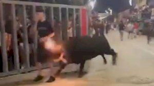 El encierro de toros embolados de Vila-real deja un herido tras quedarse dos toros sueltos